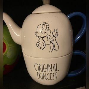 Disney Snow White original princess teapot and mug set